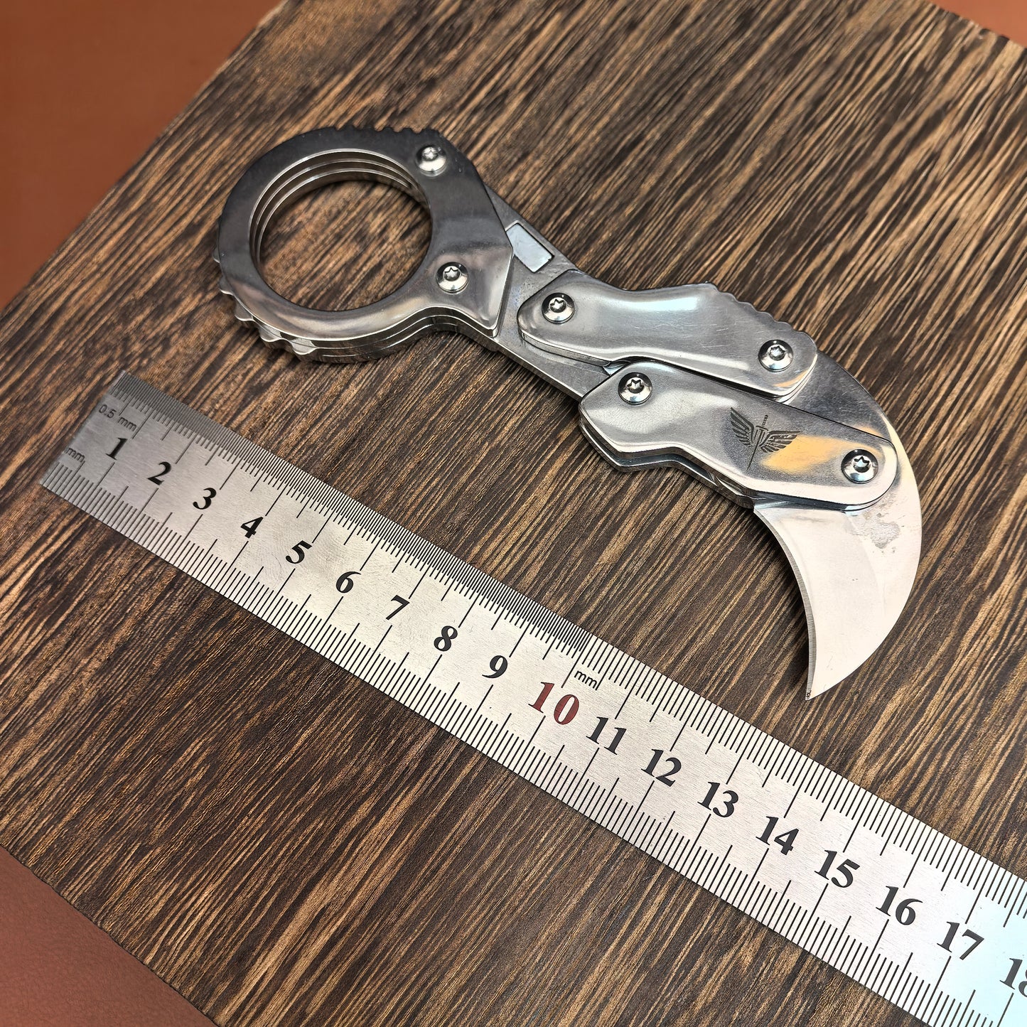 AUS-10 Compact Hook Knife – Precision EDC with Ergonomic Grip